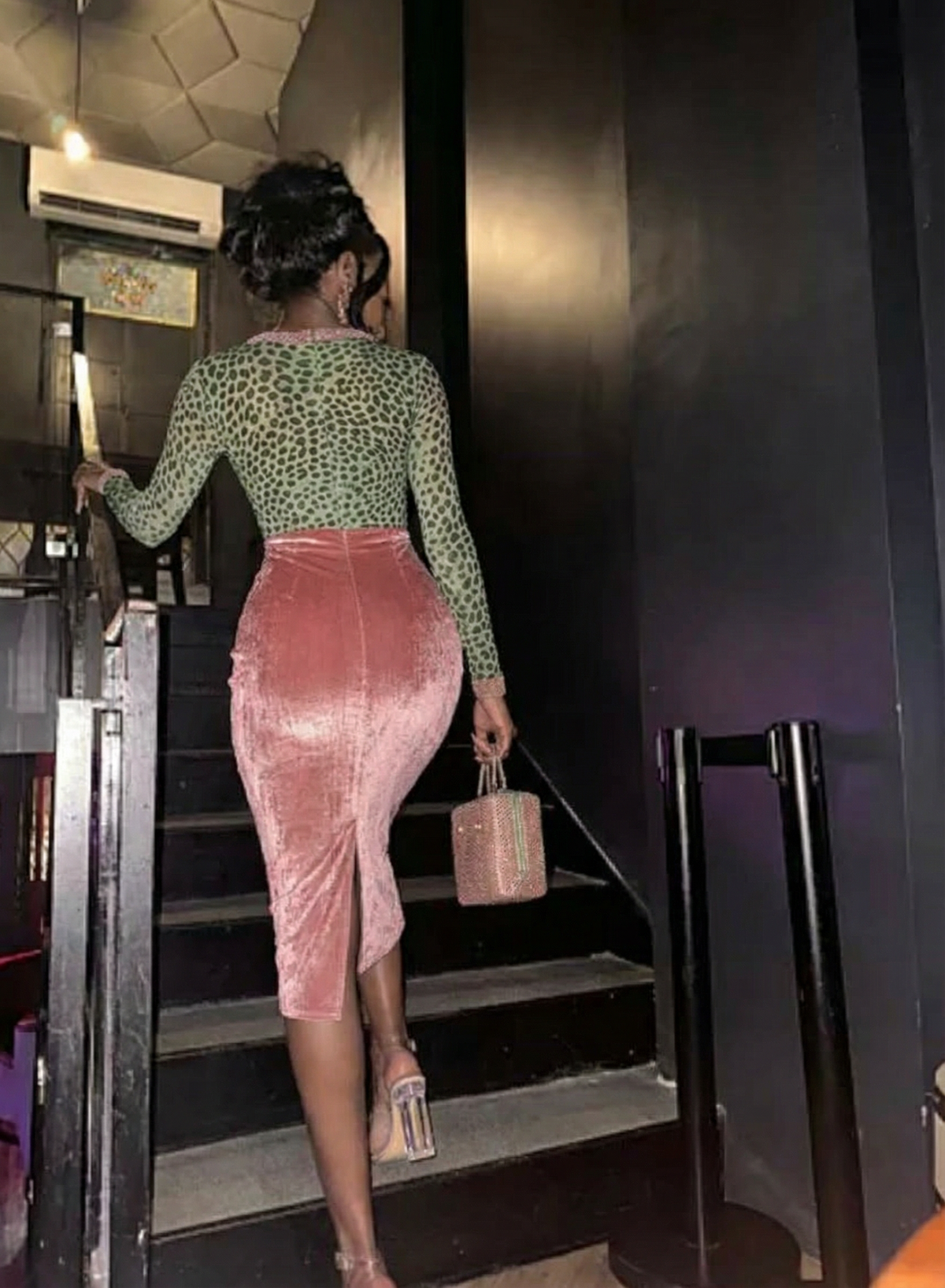 Virelline – Leopard velvet contrast – Bodycon midi dress